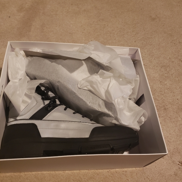 Boots - Picture 7 of 8